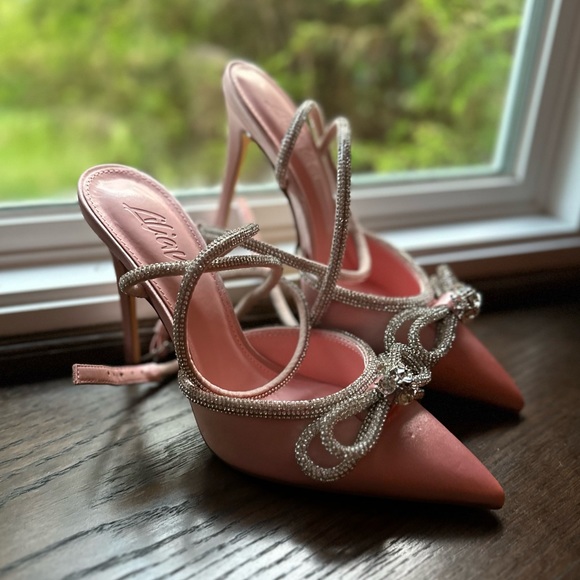 Baby pink heels *NEVER WORN** - Picture 1 of 2